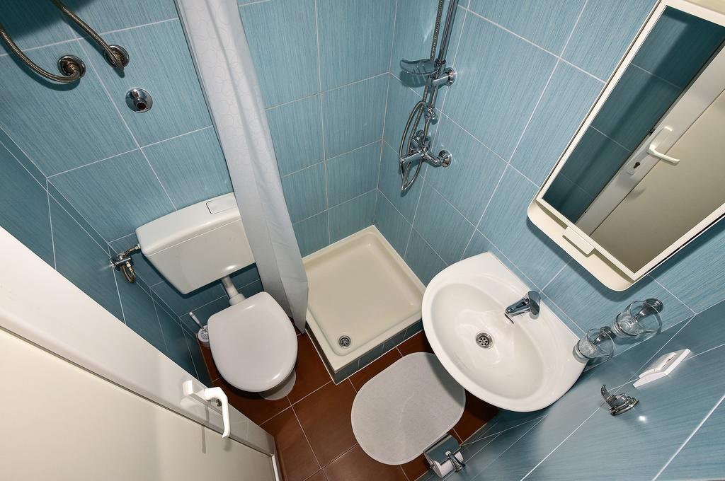 Apartment Borna Макарска Екстериор снимка